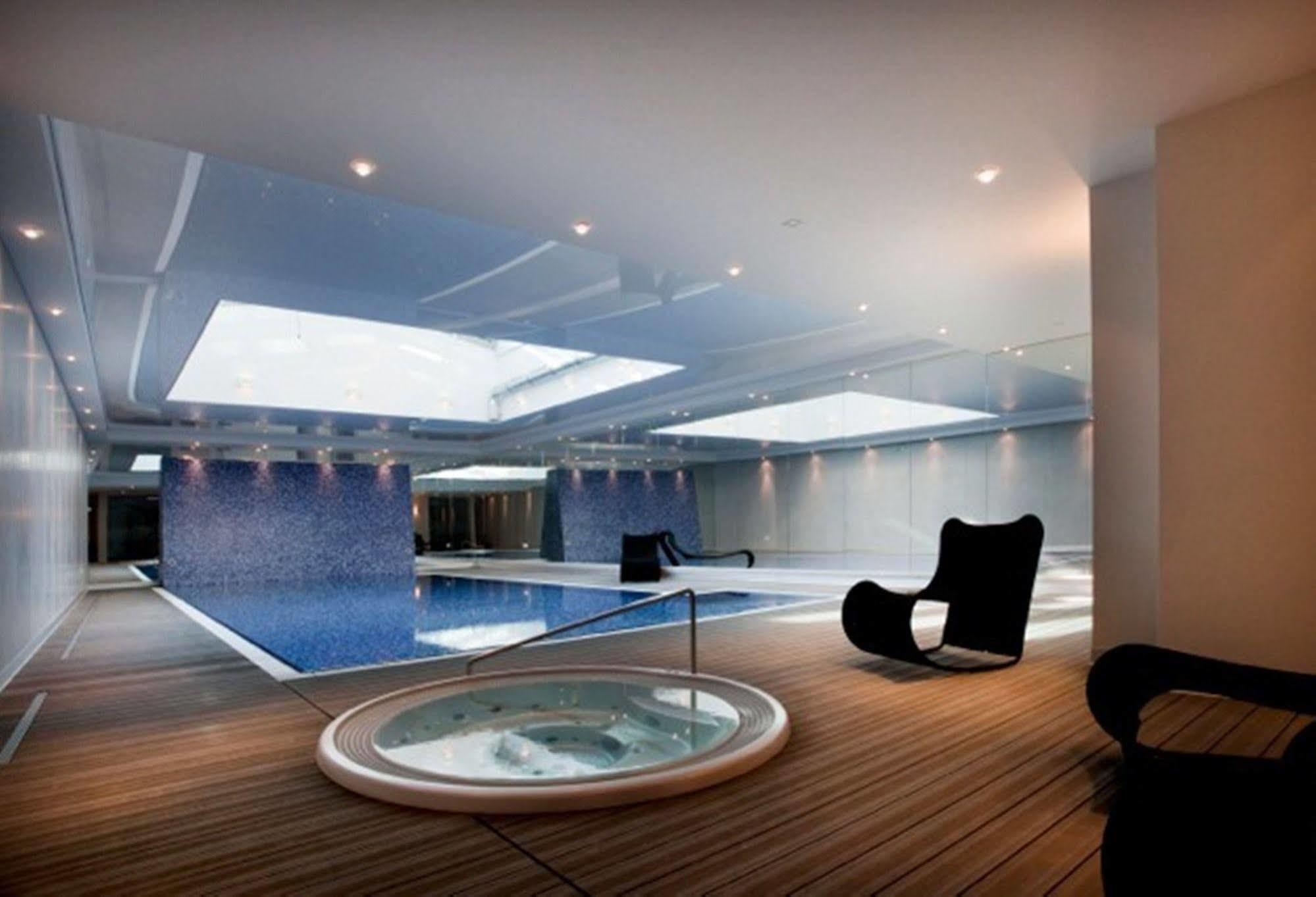 Waterlane Pool & Gym Apartments Danzica Esterno foto