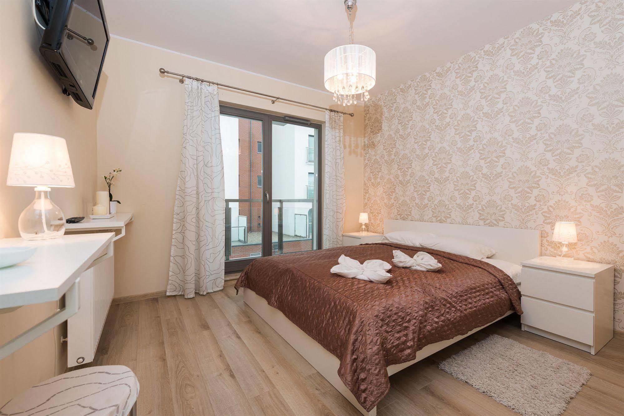 Waterlane Pool & Gym Apartments Danzica Esterno foto